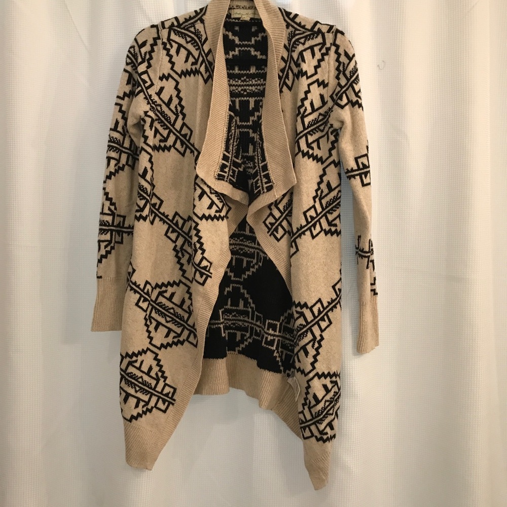 Flowy black and tan Aztec pattern sweater